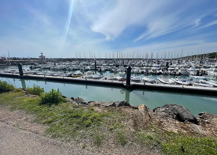 Appt Avec Vue Panoramique Sur Le Lac A Port Bourgenay